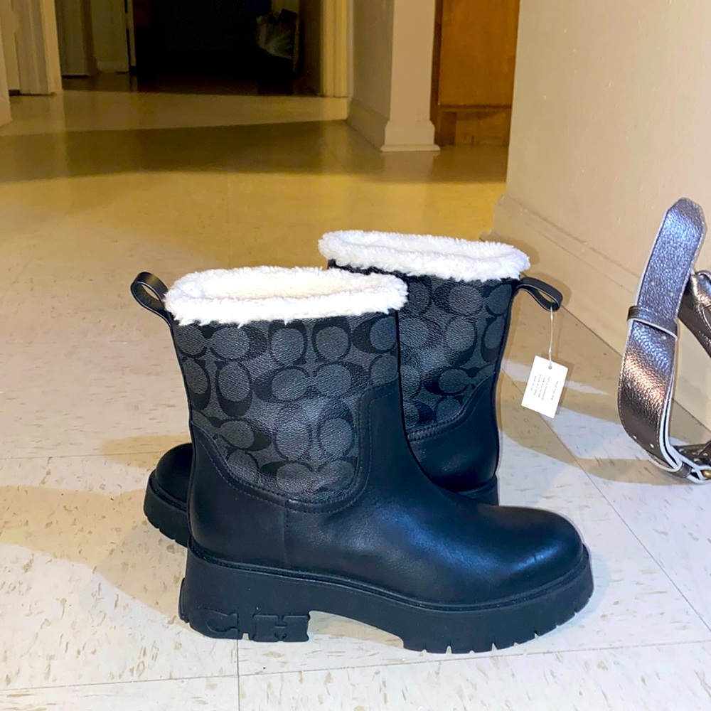 Coach boots size 7